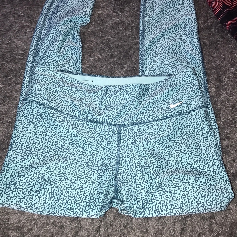 Super cute Nike running pants